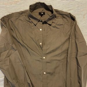 H&M Men’s Large Long Sleeve Shirt.